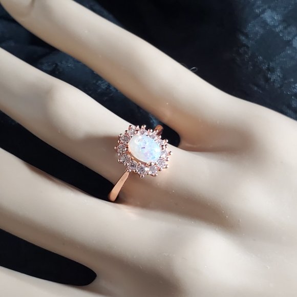 Victoria Opal & Topaz Ring 18 Rose Gold on Pure Copper. 4-claw Settings. - Picture 12 of 15